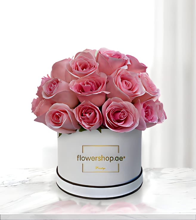 صندوق قبعات أنيق بغطاء وردي على شكل وردة، ورود