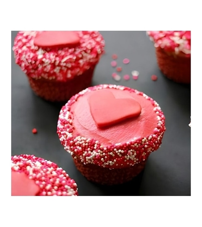 في قلبي دزينة من الكب كيك