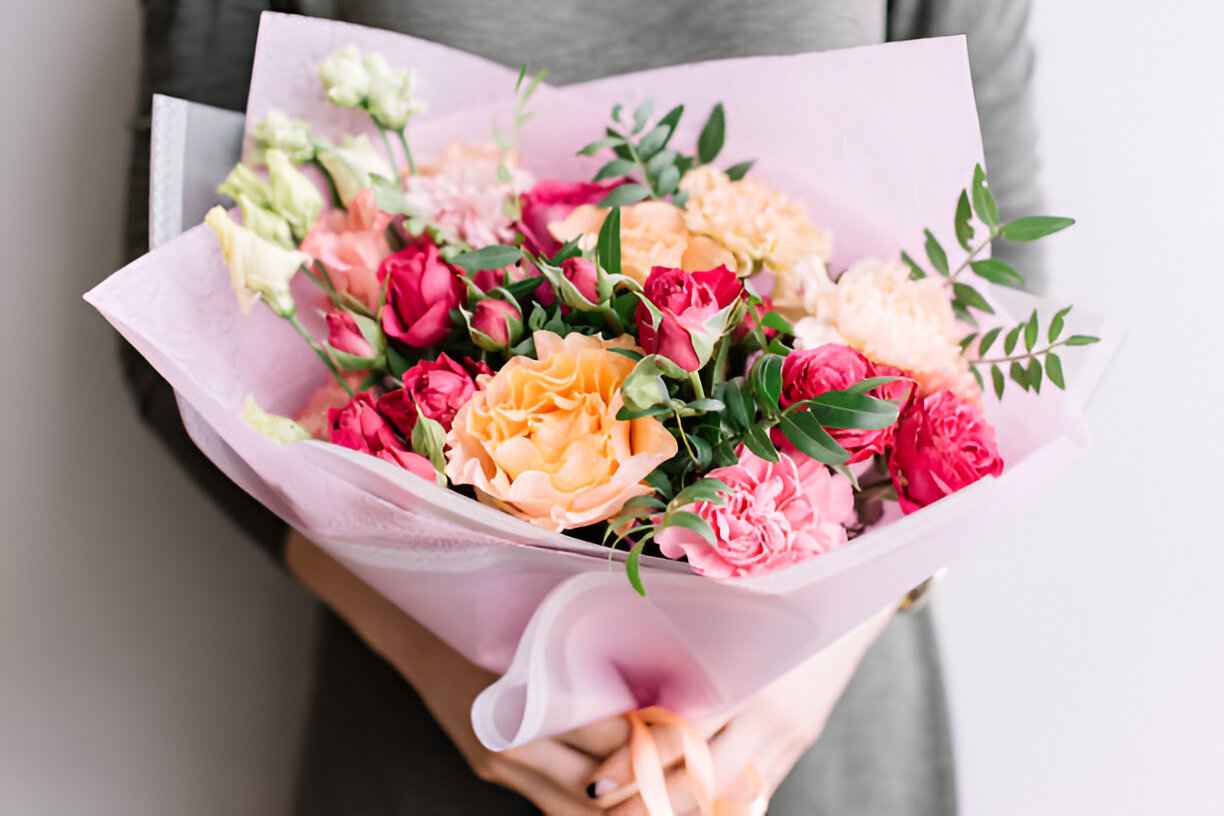 Sending Flowers as a Gift: Tips and Tricks