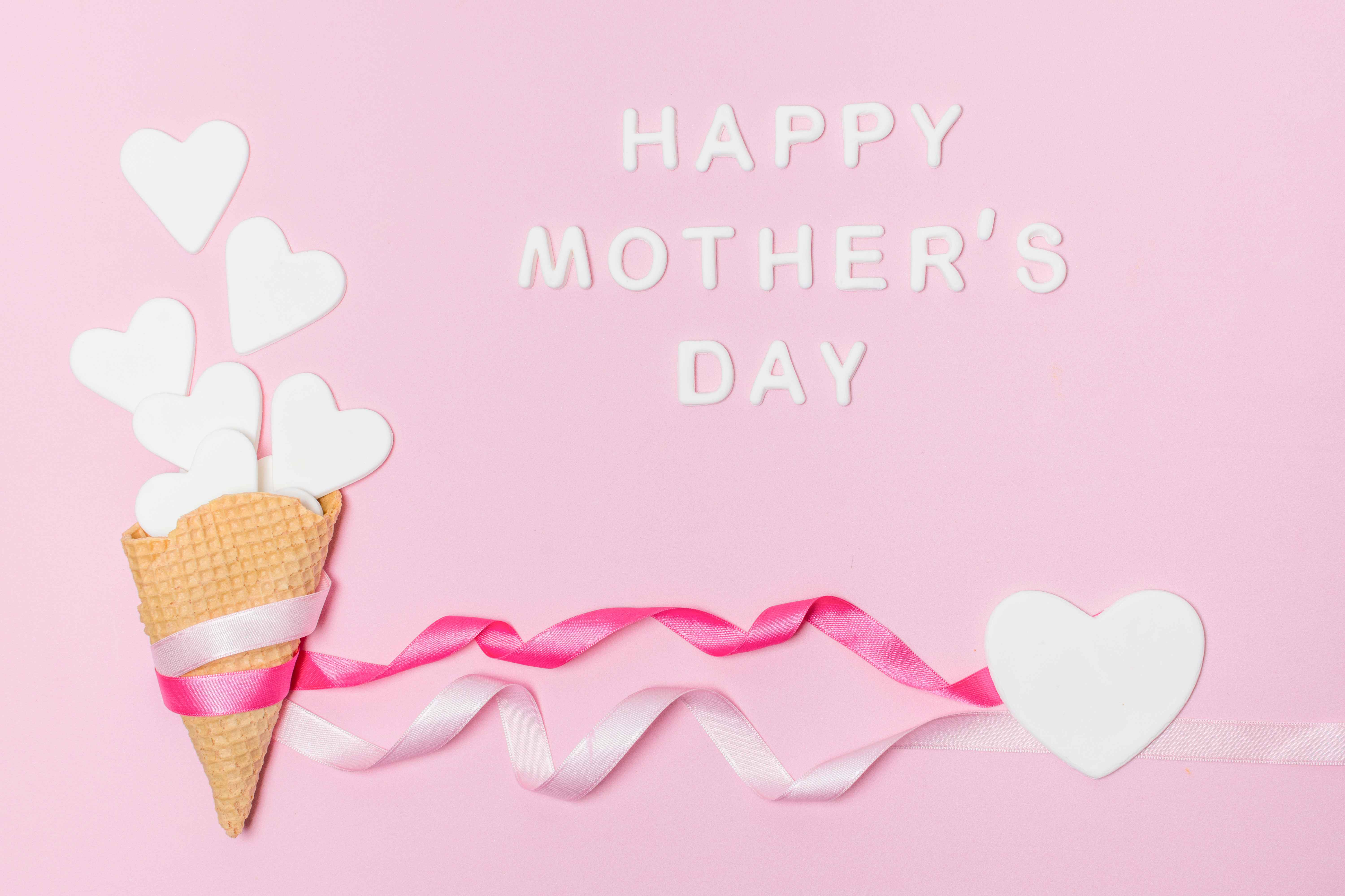 Why Cakes & Flowers Make the Perfect Mother’s Day Pair