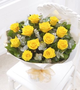 Birthday Surprise Collection : Red Velvet Dream Cake, Dozen Yellow Rose Bouquet