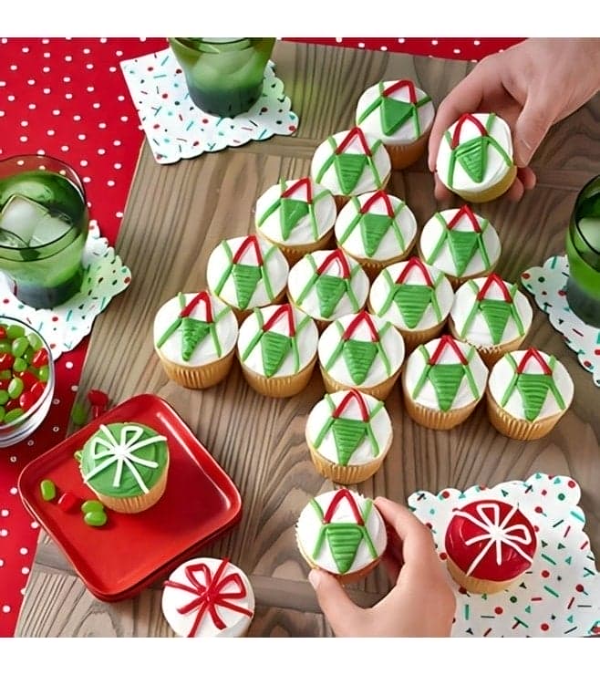 Pull Apart Christmas Sweater Cupcakes