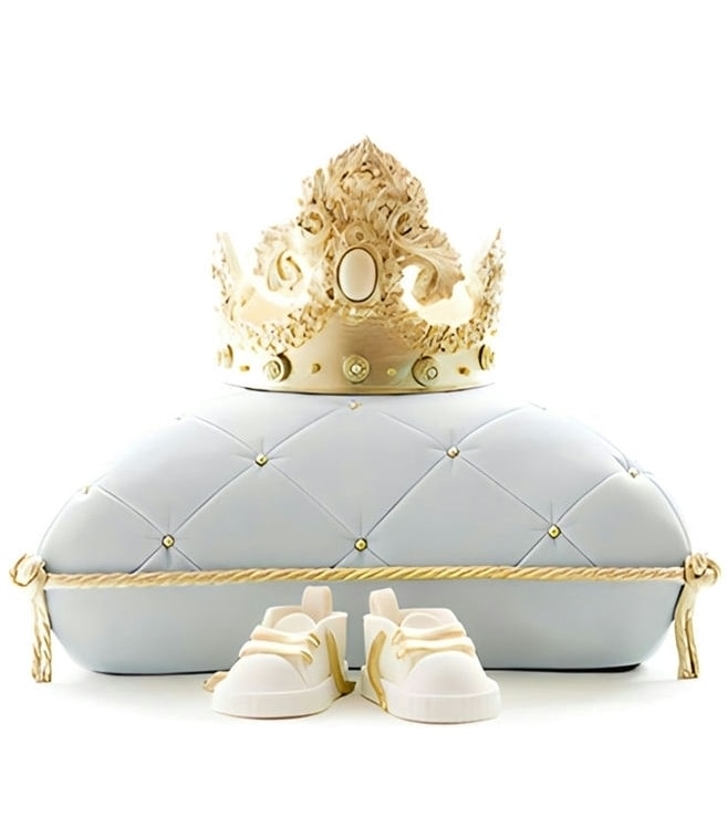 Royal Baby Shower Cake