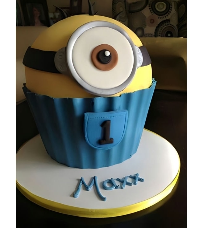 Minion Giant Cupcake Cake