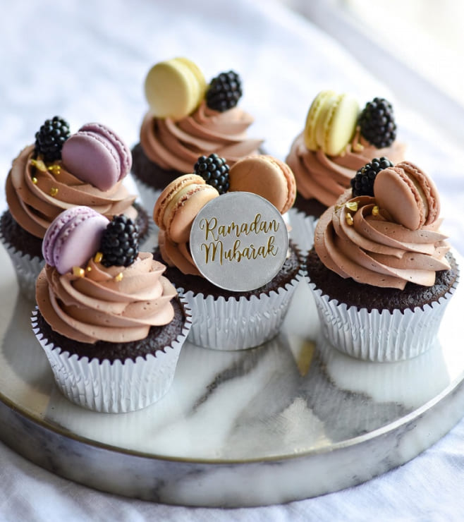 Midnight Sparkle Cupcakes