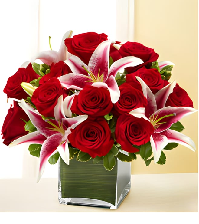 Rose and Lilly Cube Bouquet, Red