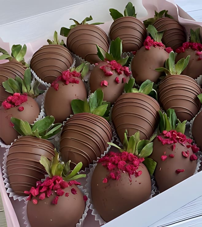 Scarlet Choco Dipped Strawberries