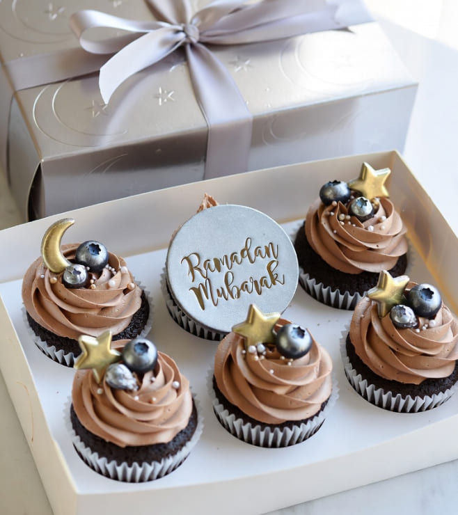 Shimmering Berry Cupcakes