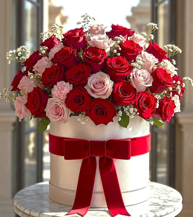 Soulmate Surprise Hatbox, Flowers