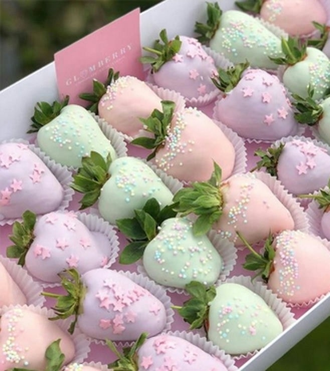 Wonderland Dipped Strawberries