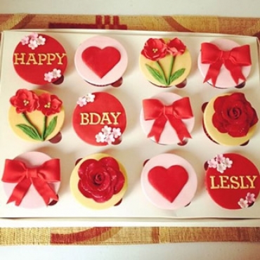 Birthday Bows Dozen Cupcakes
