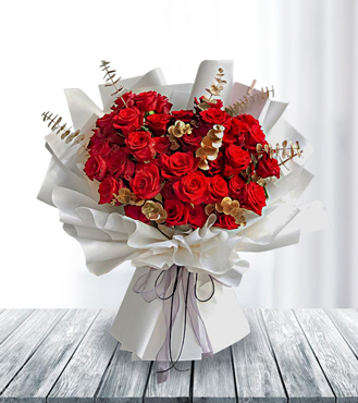 Scarlet Love Luxury Rose Bouquet
