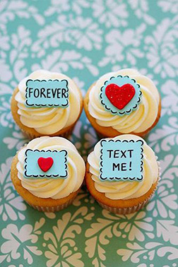 Love Notes Valentine's Day Dozen Cupcakes