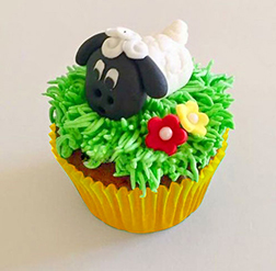 Happy Sheep Cupcakes