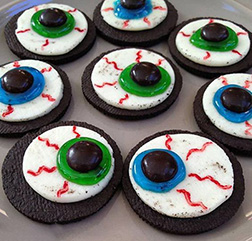 Eyeball Halloween cookies