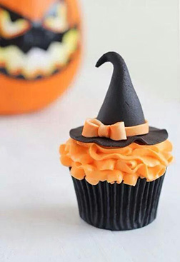 Witch Hats & Ruffles Cupcakes