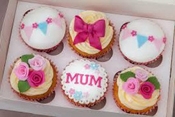 Buntings & Bows Mom Cupcakes