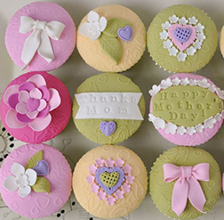 Vintage Hearts Cupcakes