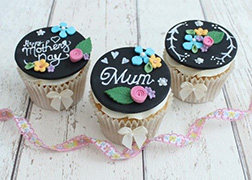 Mother's Day Chalkboard CupCakes