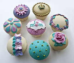 Regal Hearts Cupcakes