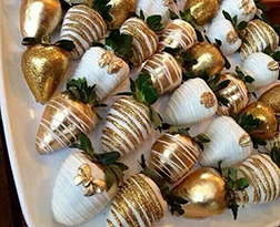 Touch Of Gold Dipped Strawberries