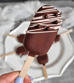 Cocoa Dreams Cakesicles