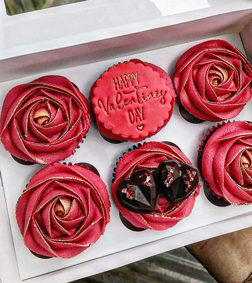 Golden Red Rose Cupcakes
