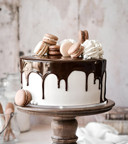 Choco Drip Macaroon Cake