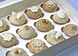 Golden Deluxe Cupcakes