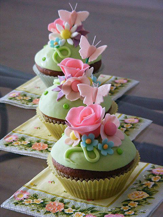 Majestic Blooms Cupcakes