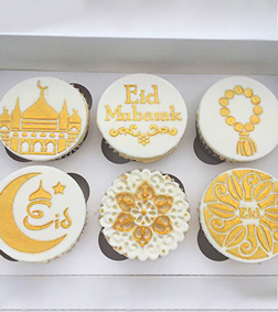 Golden Stencile Eid Cupcakes