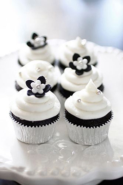 Black And White Delight Dozen Cupcakes