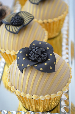 Fancy Corsage Dozen Cupcakes