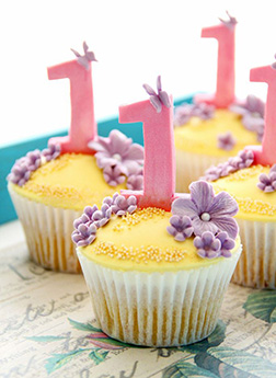 Lavendar Flourish Dozen Cupcakes