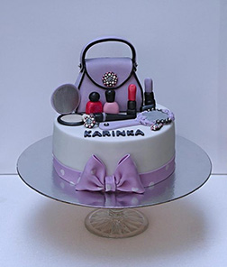 A Lady's Purse Cake