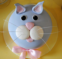 Cute Grey Cat Cake