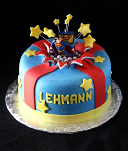 Through The Wall Superman 3d Figurine Cake