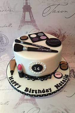 MAC Makeup Cake 4