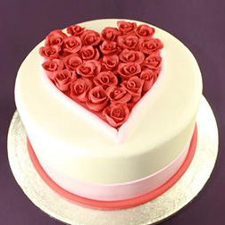 I Heart Roses Cake 2