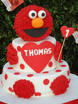 Big Love Elmo Cake