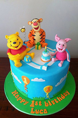Winnie the Pooh & Friends Picnic Party Cake