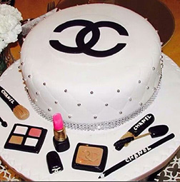 Chanel Beauty Queen Cake