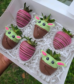 Baby Yoda Dipped Strawberries