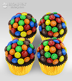 M&M Funfetti - 4 Cupcakes