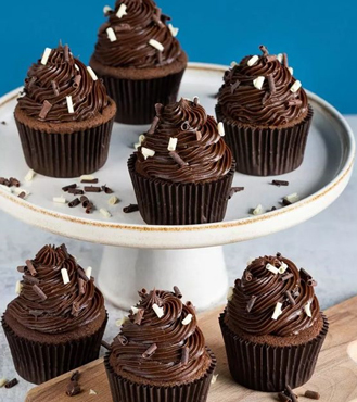 Creamy Delicious Chocolate Cake - 9 Cupcakes