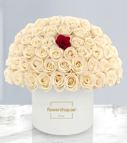 Elegance in Contrast Rose Hatbox