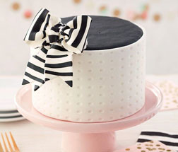 Elegant Fondant Black Bow Cake