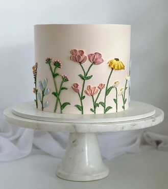 Elegant White Floral Cake