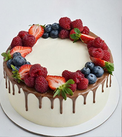 Fresh Berries Drip Cake