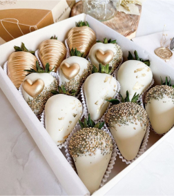 Golden Glam Dipped Strawberries